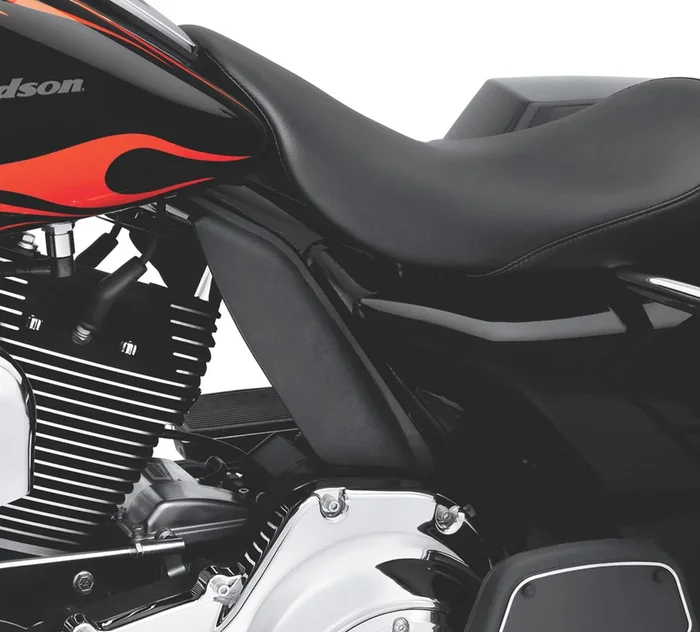 Harley Davidson 58002-09A Mid-Frame Air Deflector KIT,FRM,MID,AIR DEFLECTOR